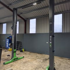 Clear Floor 2 Post 4 Ton Lift