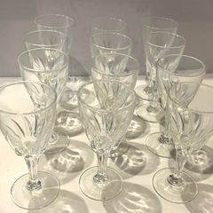 Set of 16 stemmed port - sherry glasses - Twist cut glass design