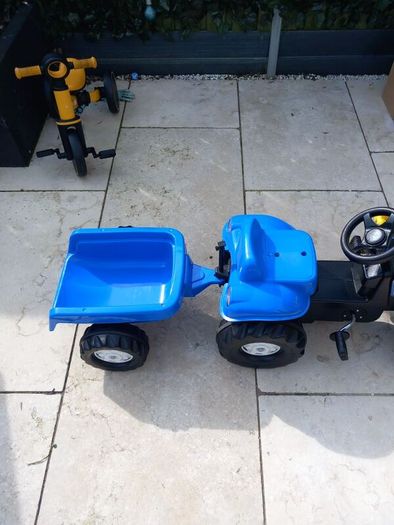 kids tractor and trailor
