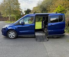 Ford Tourneo Connect | Wheelchair Upfront
