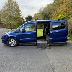 Ford Tourneo Connect | Wheelchair Upfront