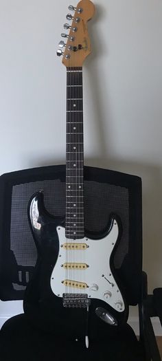 Fender MIJ Strat 1984-87 E9 Serial
