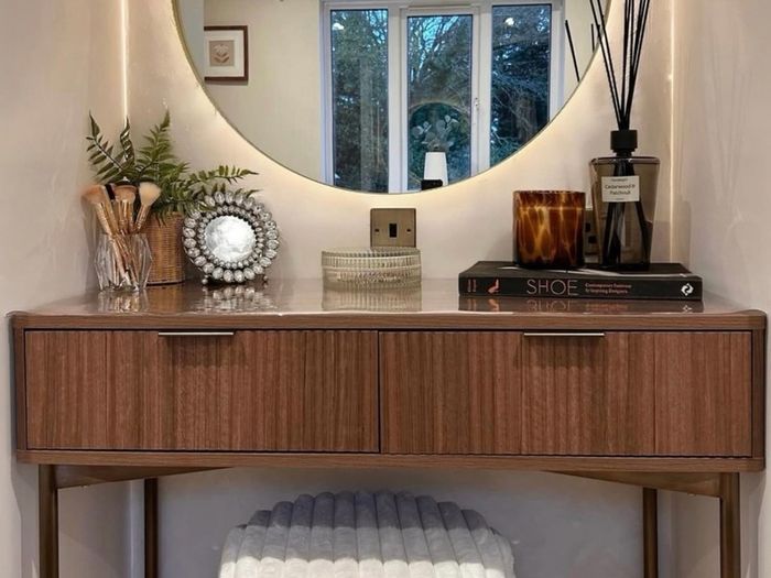 Dressing table / side table