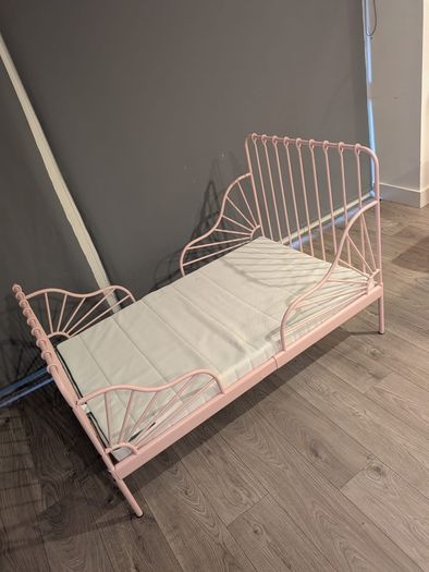 girls bed