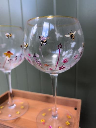 2x Busy Bees Gin Glasses