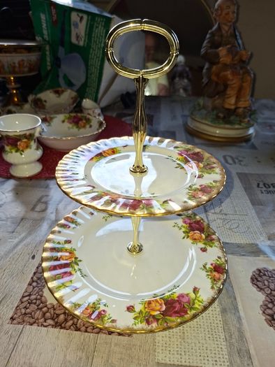 Old Country Rose Royal Albert Porcelain 13 Piece which includes Two Tier Cake Stand, Postage Available or collection