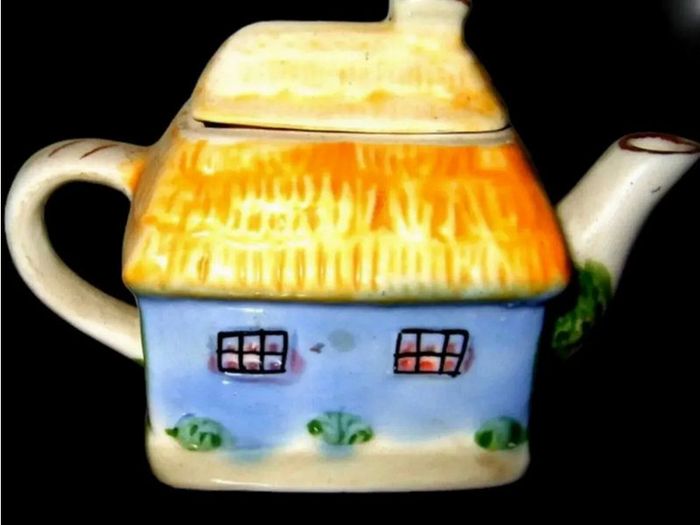 "The Cottages" Vintage Teapot Collection