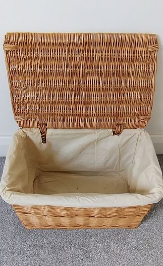 Beautiful Picnic Basket / Storage