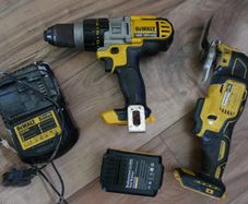 DeWalt Drill and DeWalt Multi tool one battery and charger - in working order