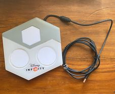 xbox 360: Disney infinity portal base - untested