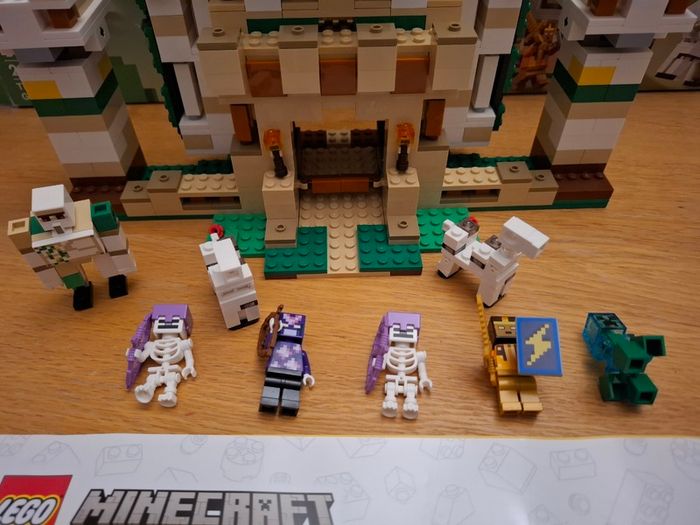 Lego 21250 Minecraft Iron Golem Fortress