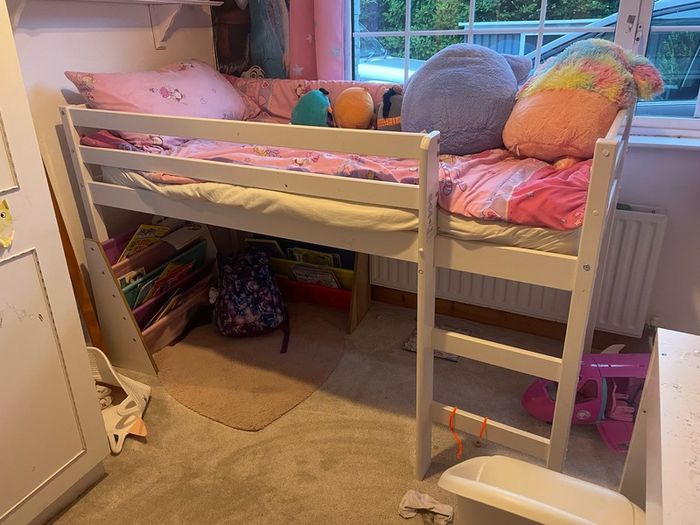 Mid sleeper