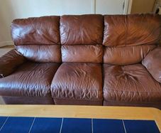 3 seater reclining sofa & 2 reclining armchairs