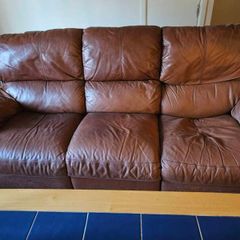 3 seater reclining sofa & 2 reclining armchairs
