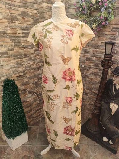 Cream floral embroidered  Oriental dress size medium occasion wedding holiday Postage included