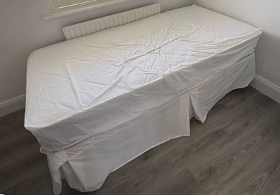 single bed - free