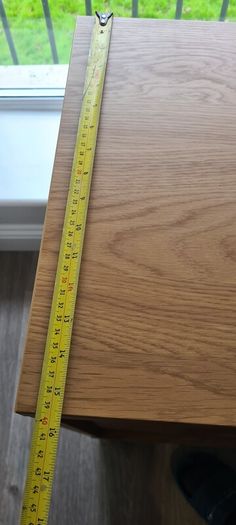 Tv Table like new, perfect condition very fancy!!!