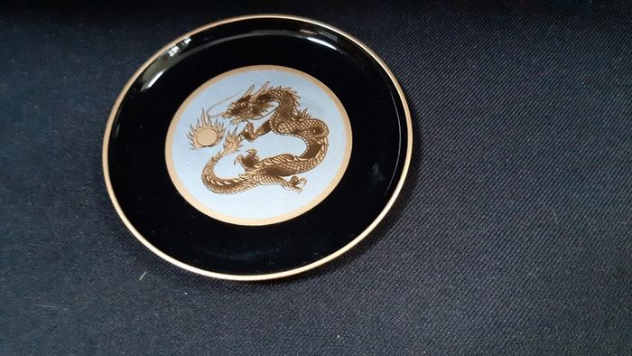 The Art of Chokin Vase and Placemats