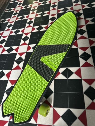 Sharker 3 wheel skateboard