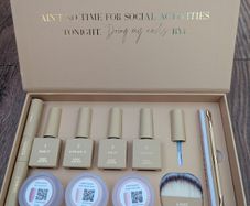 Salon Style Nail Polish Kit