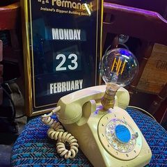 Vintage rotary phone lamp