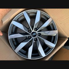 Audi genuine 18 inch Alloy x 1