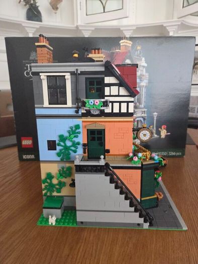 Lego Tudor Corner