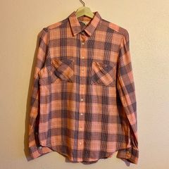 Aeropostale Ladies Pink/Navy Plaid Shirt | Size M