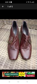 PAVERS brown leather shoes.