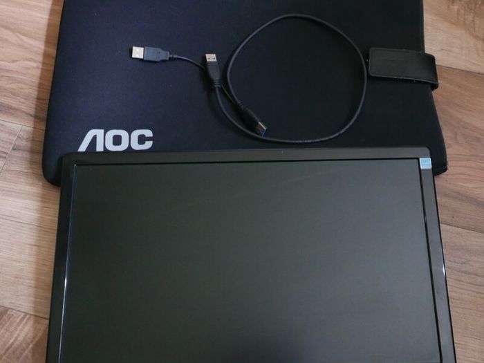 Aoc E1659fwu 16" Led Usb Portable External Laptop Monitor (works Well)