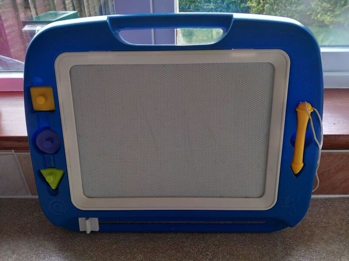 Boxed Magnadoodle drawing board
