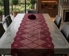 H&M Home Lace table runner burgundy 45x150cm