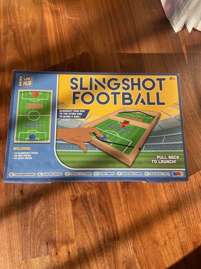 Slingshot football game age 6+