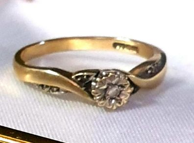 Vintage Hallmarked 9ct Gold Diamond Ring
