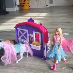 sparkle girls deluxe horse stable set