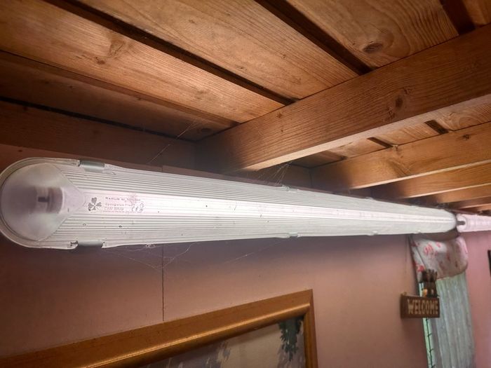 5 foot batten lights x 3 working fine.