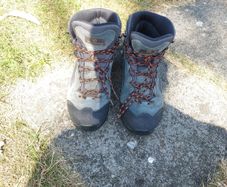 Scarpa GTX Mens size 9