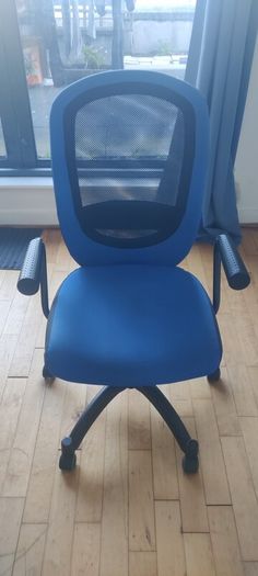 Desk chair