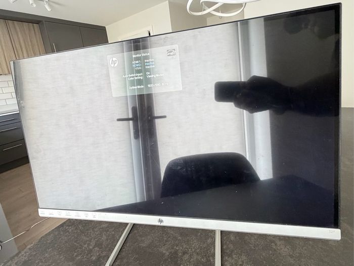 HP 32f Display. 31.55 inch
