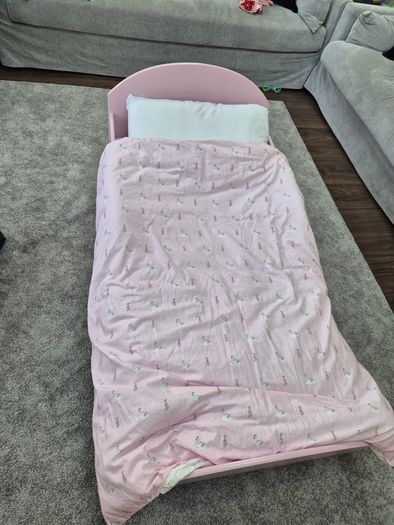 Toddler bed