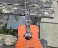 Taylor Baby Taylor BT2 Acoustic Guitar + Gig Bag