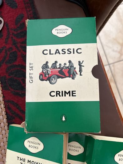 Classic crime gift set