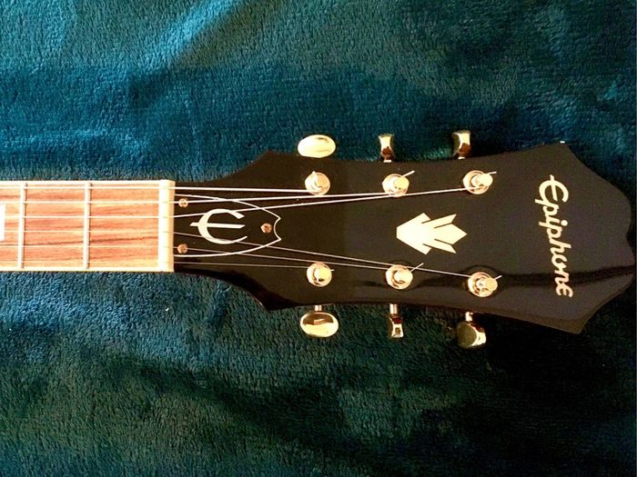 Epiphone Riveria