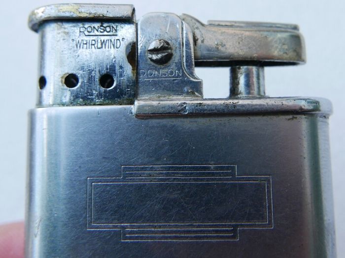 Vintage Ronson Whirlwind Lighter (in working order)
