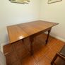 Kitchen table +/ - 6 chairs Image 3