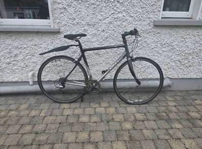 Giant Hybrid Bicycle with accessories and extra tire