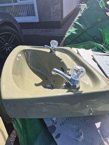 Avocado sink and top of toliet retro style