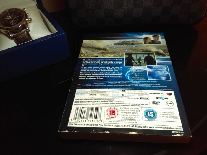 Skyline ! DVD ! Lenticular (Holographic) Slipcase Cover ! 2011 ! Sci-Fi !