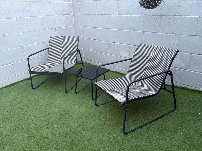 table and chairs