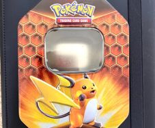 Pokemon Tin / Collector Tin Hidden Fates Raichu Charizard 2019